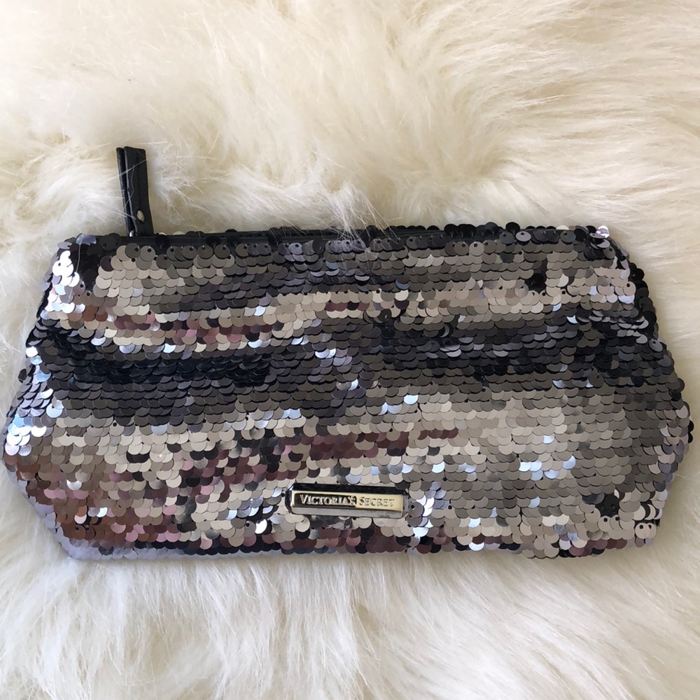 Cute VS makeup style bag